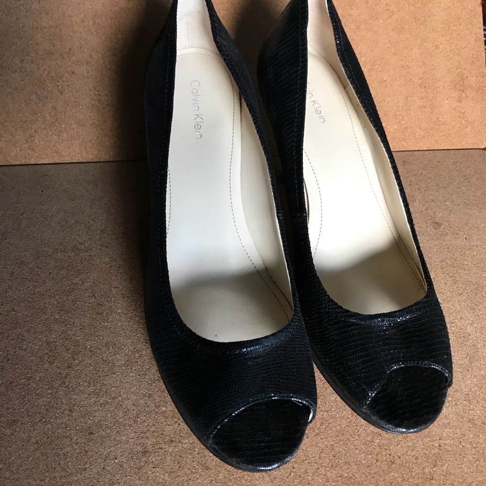 Black peep toes - snake-like texture